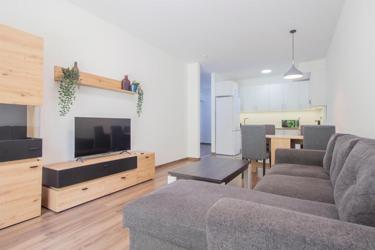 Corvin Modern Two Bedroom Apartment Free Parking Budapest Eksteriør billede
