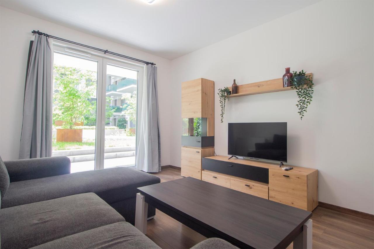 Corvin Modern Two Bedroom Apartment Free Parking Budapest Eksteriør billede