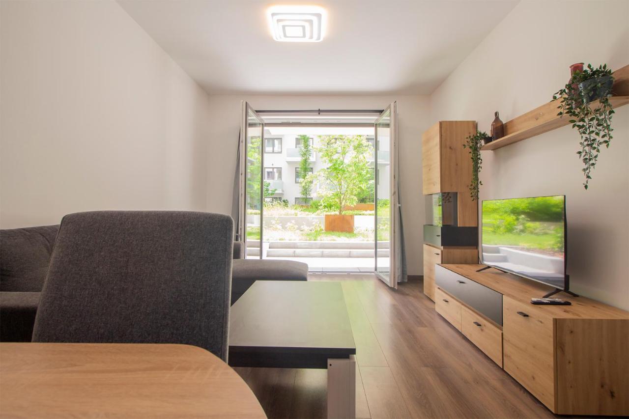 Corvin Modern Two Bedroom Apartment Free Parking Budapest Eksteriør billede