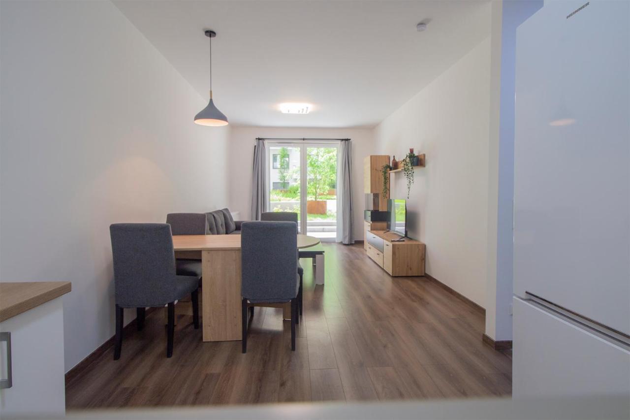 Corvin Modern Two Bedroom Apartment Free Parking Budapest Eksteriør billede