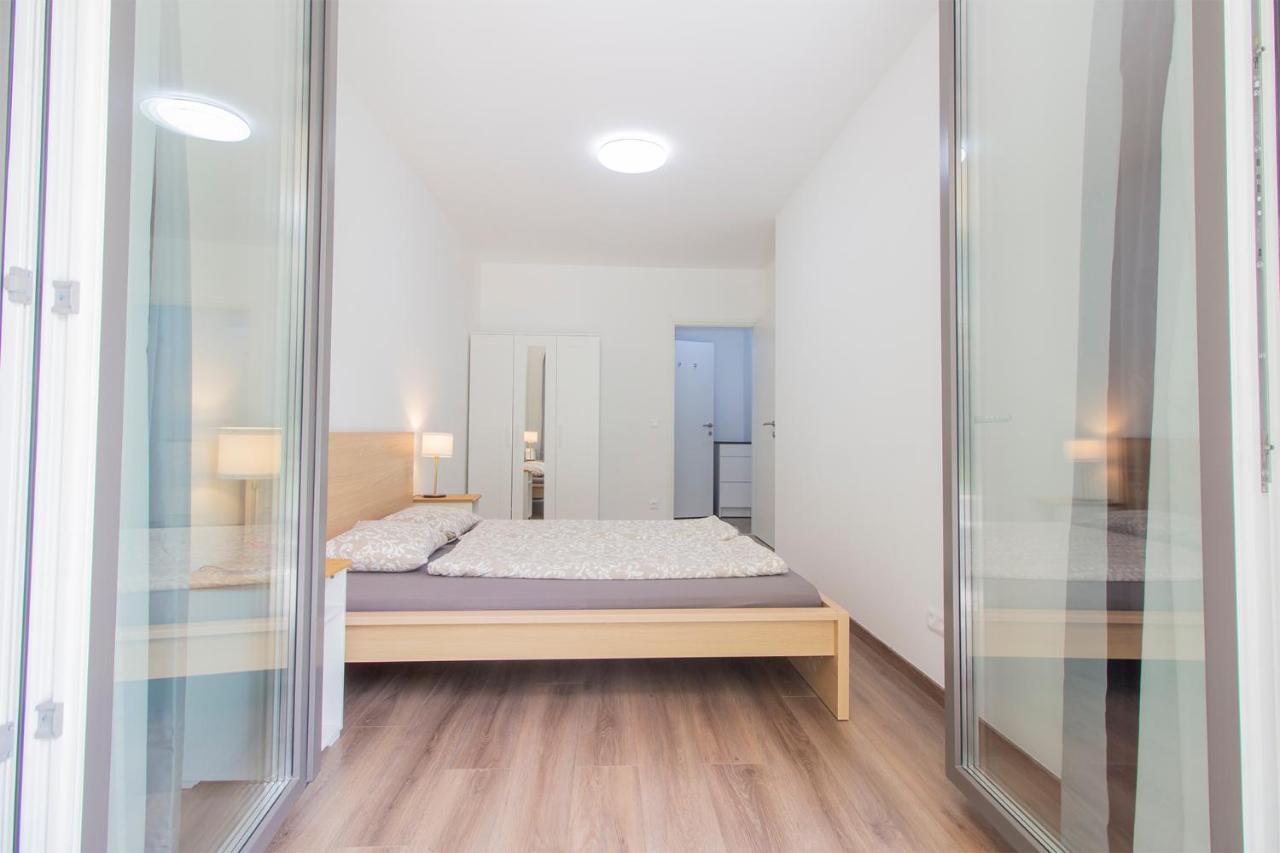 Corvin Modern Two Bedroom Apartment Free Parking Budapest Eksteriør billede