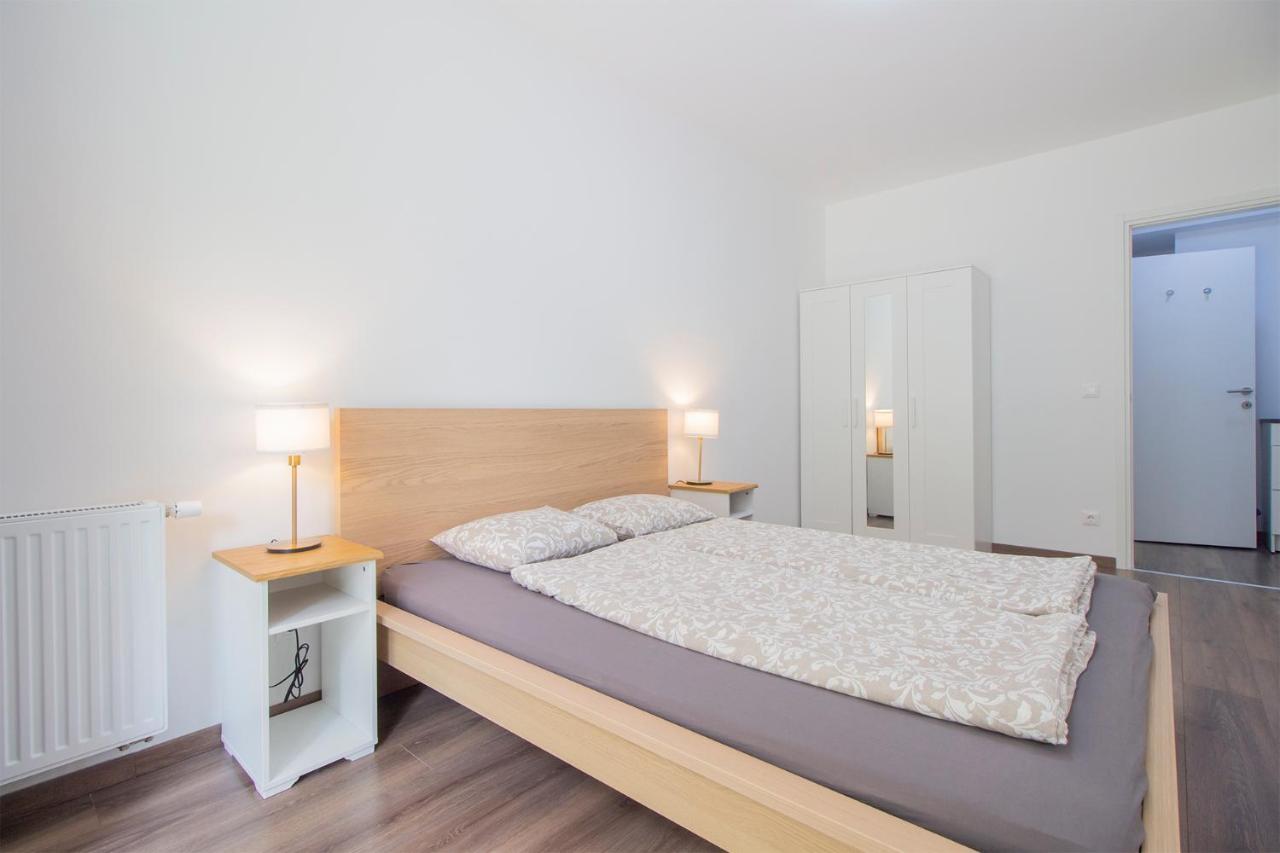 Corvin Modern Two Bedroom Apartment Free Parking Budapest Eksteriør billede